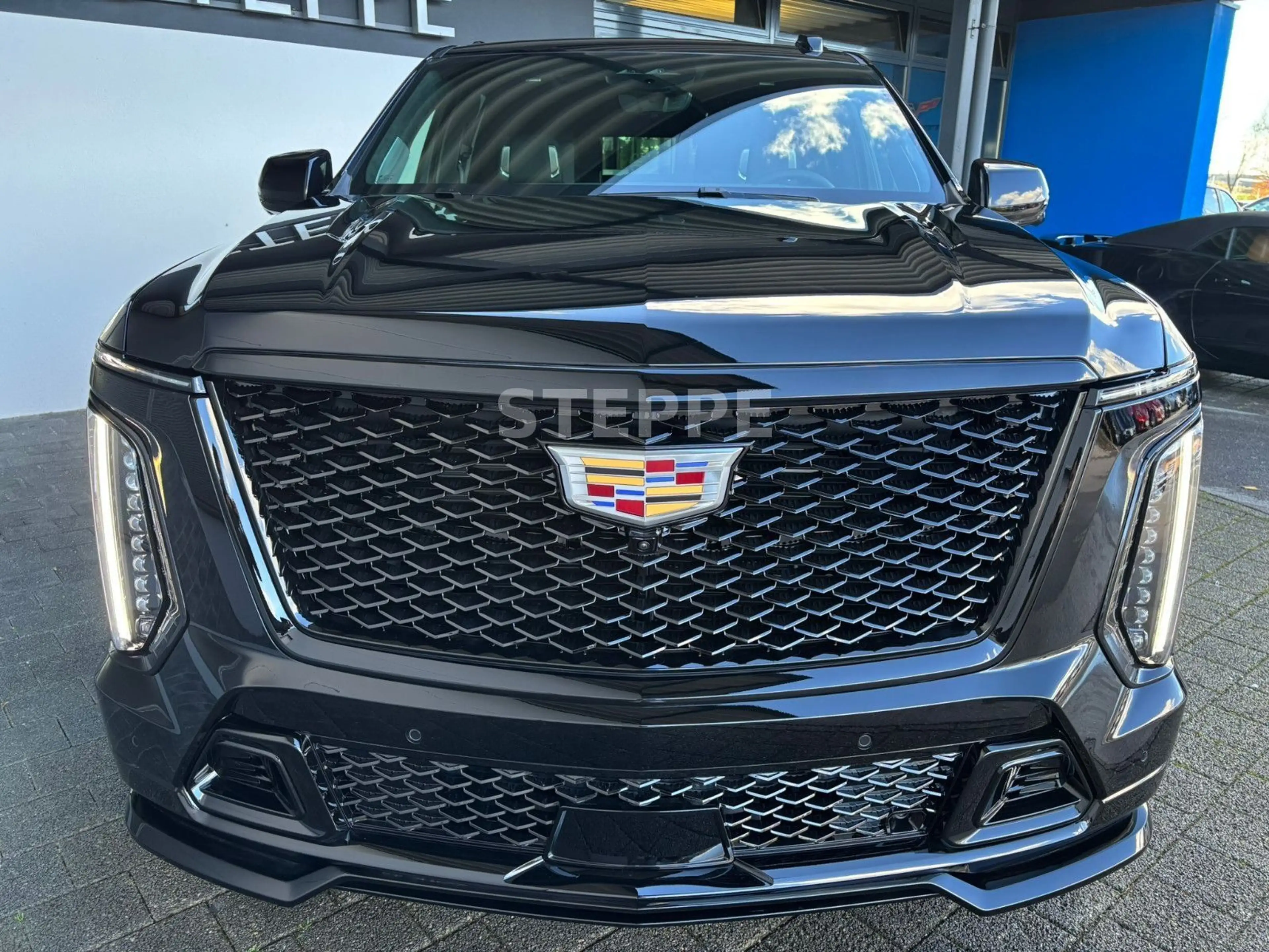 Cadillac Escalade MY26 V-Series 6.2 V8 Supercharged AWD — photo 2