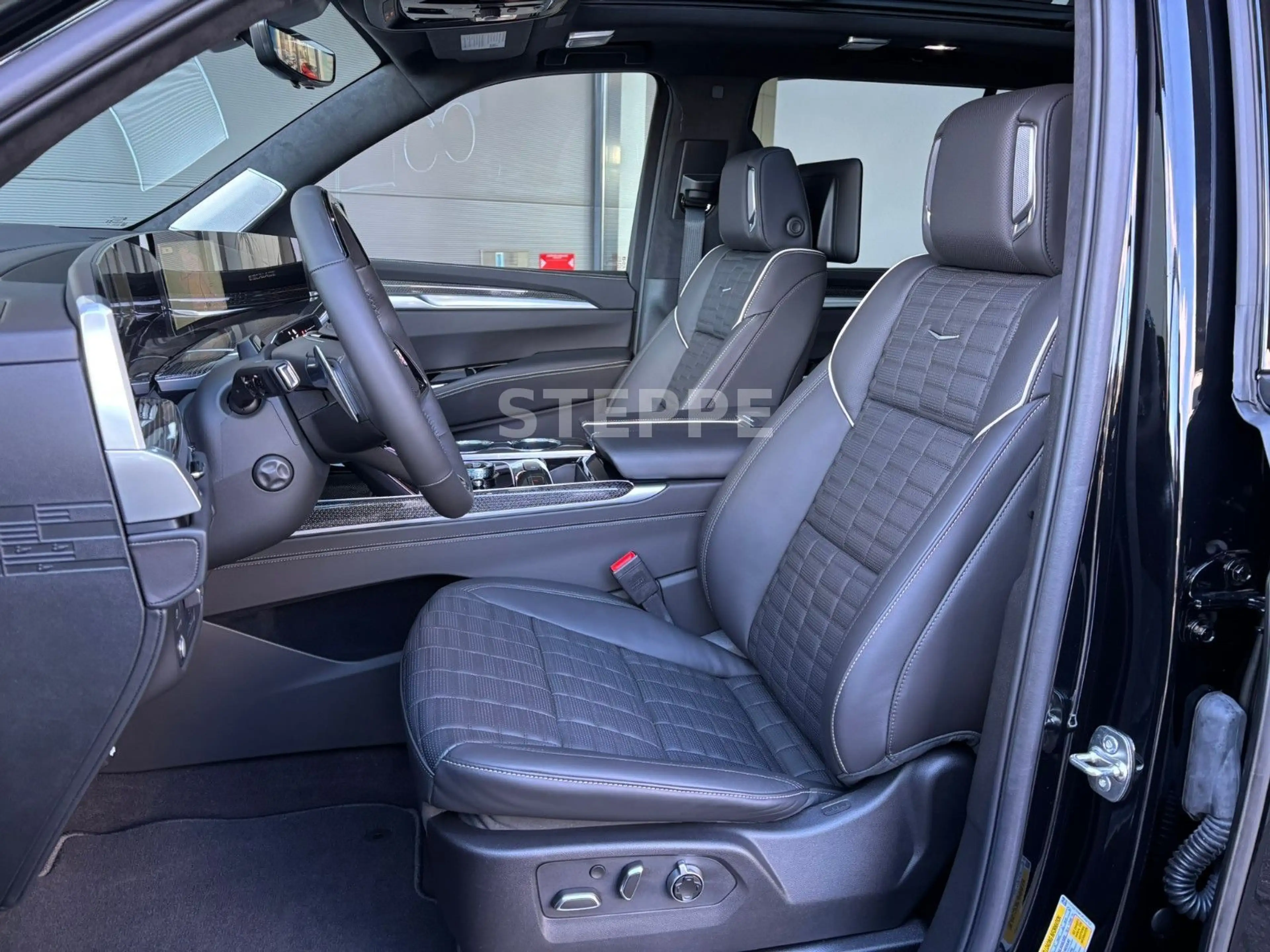 Cadillac Escalade MY26 V-Series 6.2 V8 Supercharged AWD — photo 9