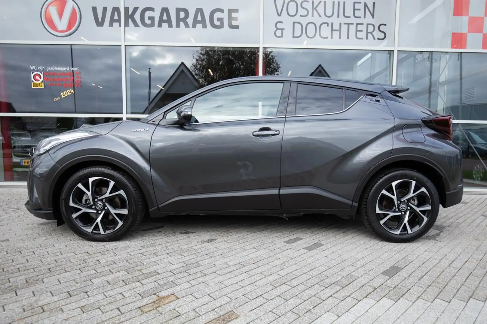 Toyota C-HR 1.8 Hybrid 122 Edition | Navigatie | Camera | Capl Grijs - 2