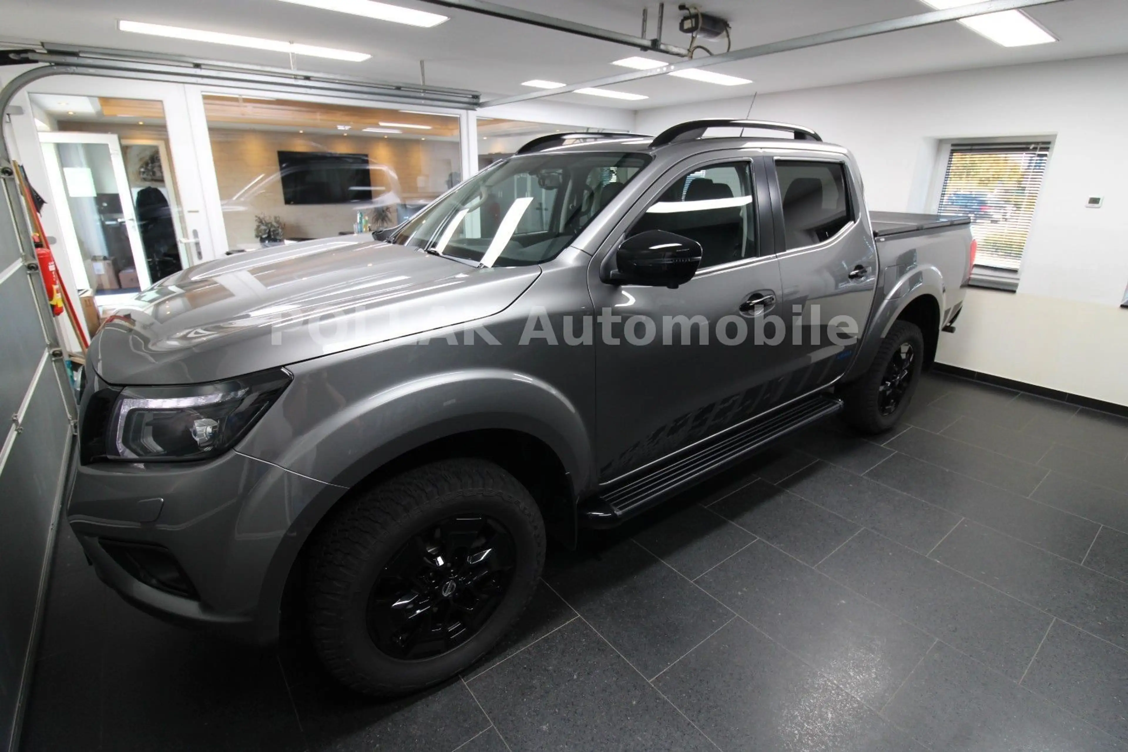 Nissan Navara NP300 N-Guard DC 4x4*LED*NAVI*LEDER*SHZ* — photo 2