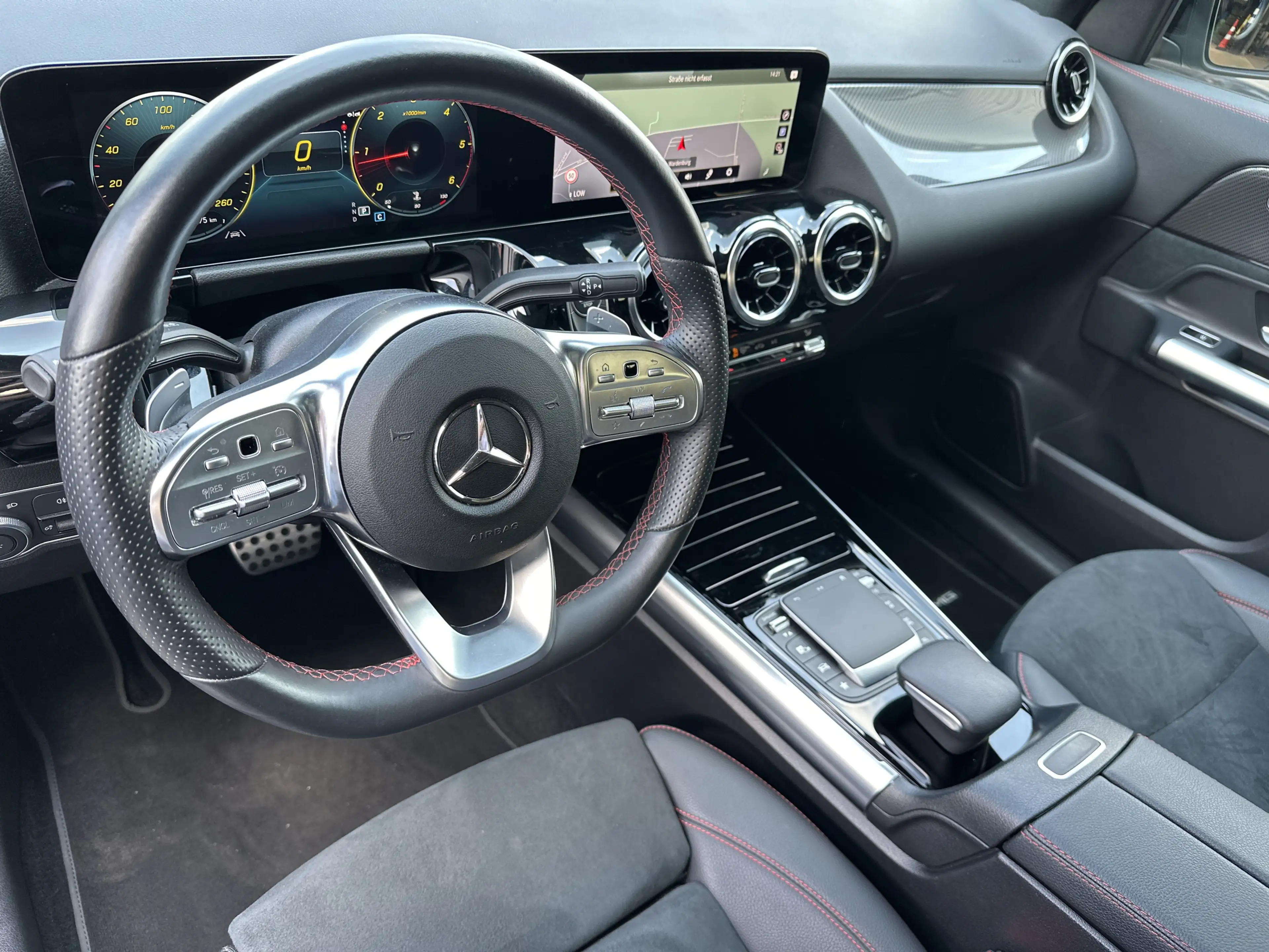 Mercedes-Benz GLA 220 AMG Line NAV+MATRIX+KAMERA+PANO+VCOCK — photo 7