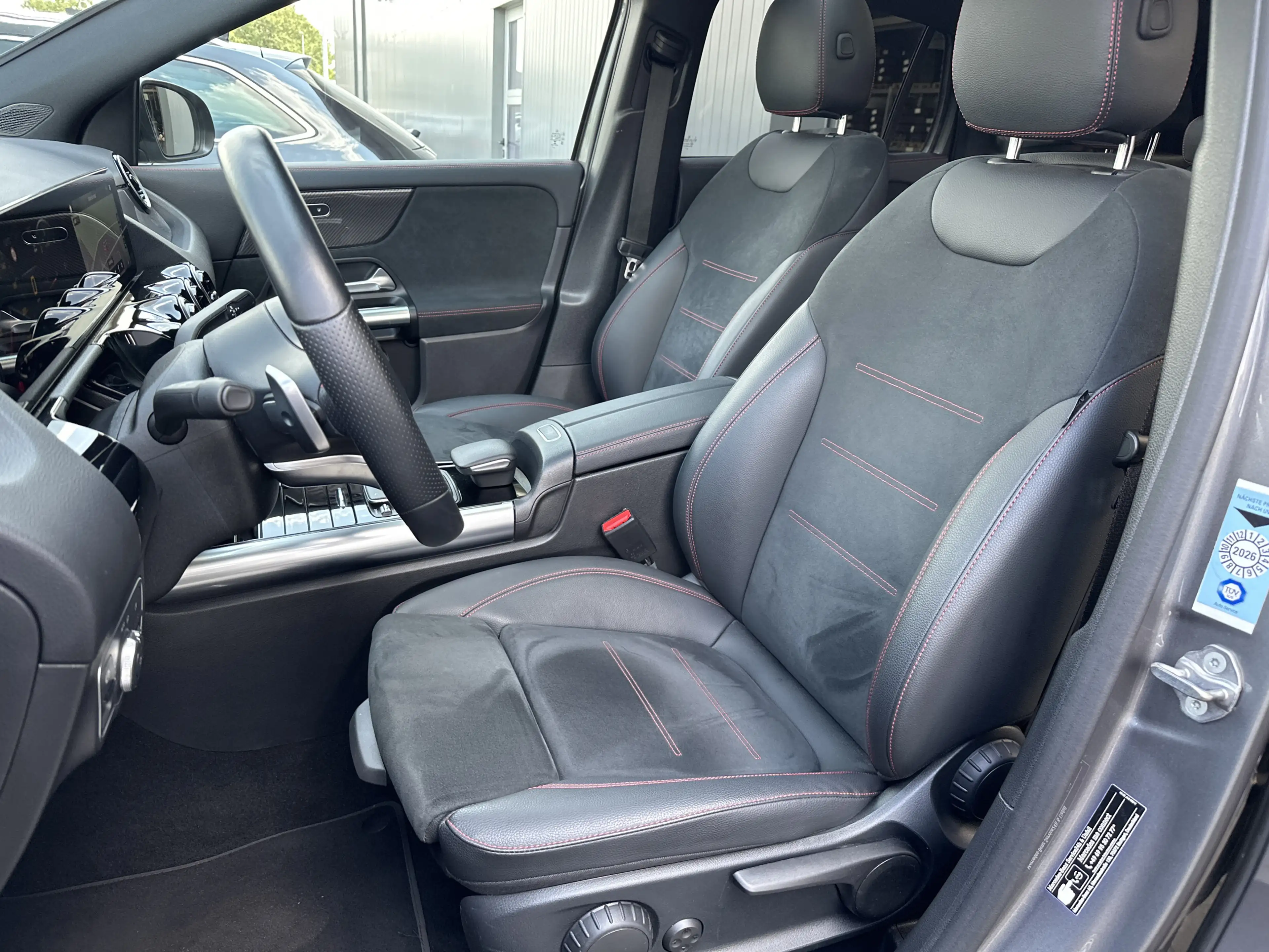 Mercedes-Benz GLA 220 AMG Line NAV+MATRIX+KAMERA+PANO+VCOCK — photo 9