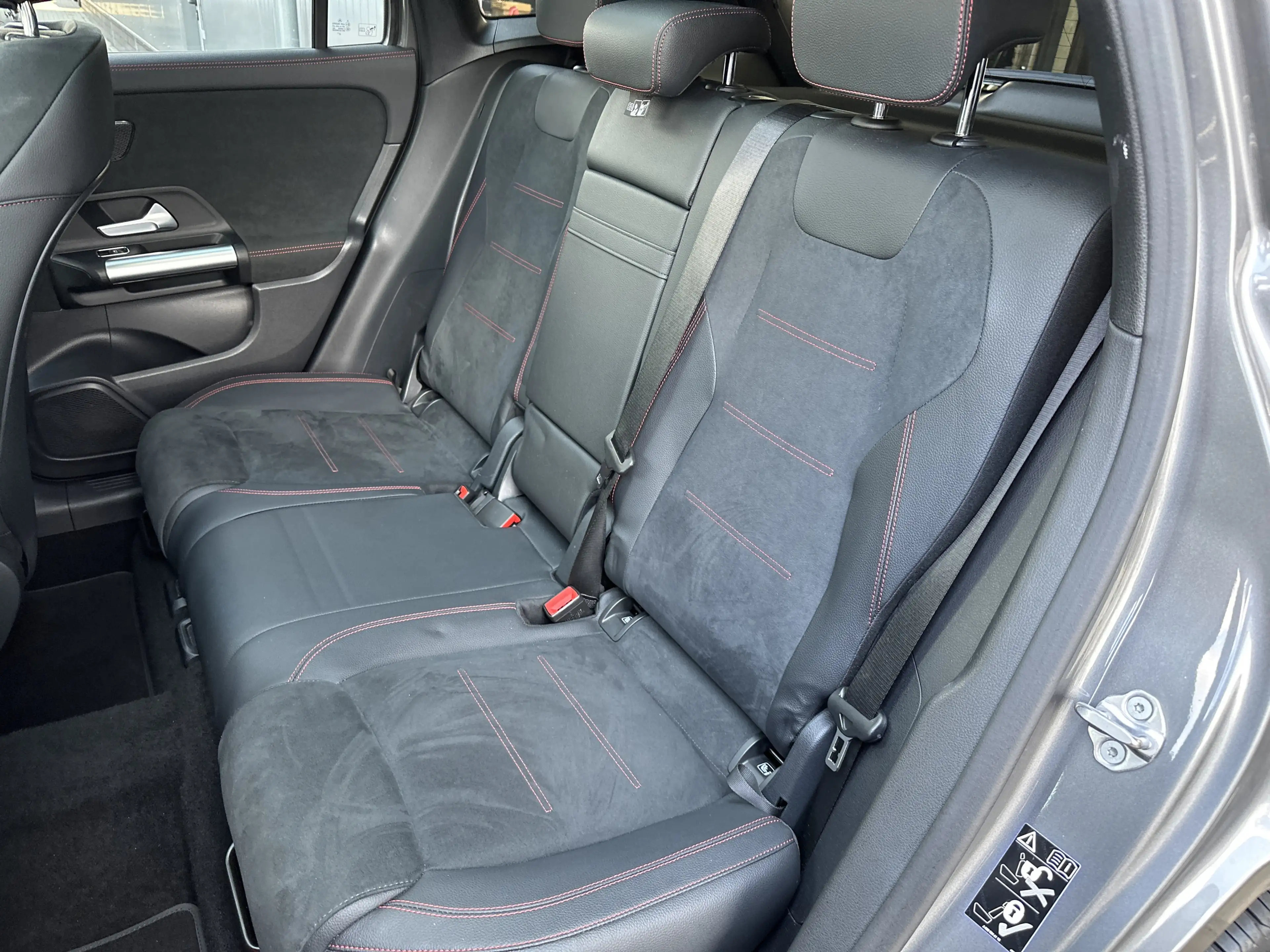 Mercedes-Benz GLA 220 AMG Line NAV+MATRIX+KAMERA+PANO+VCOCK — photo 10