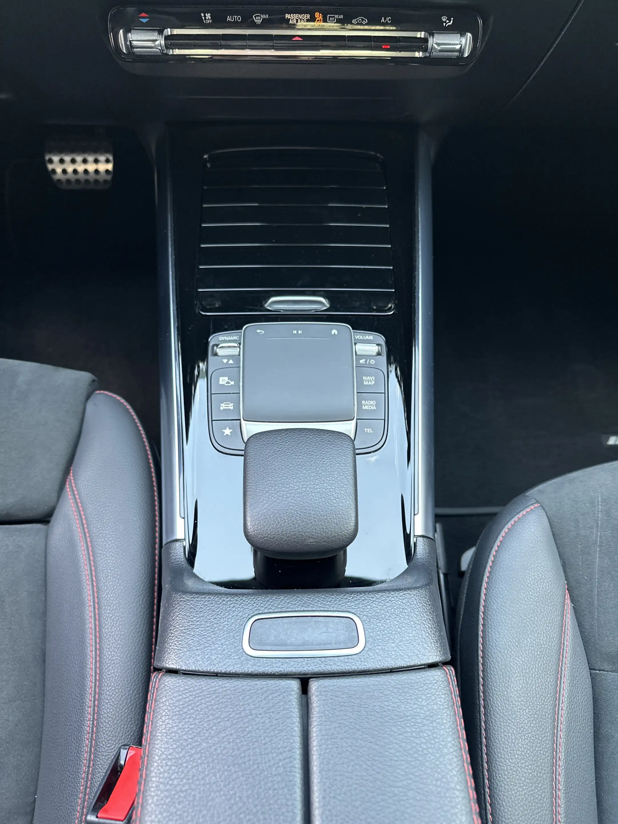 Mercedes-Benz GLA 220 AMG Line NAV+MATRIX+KAMERA+PANO+VCOCK — photo 13