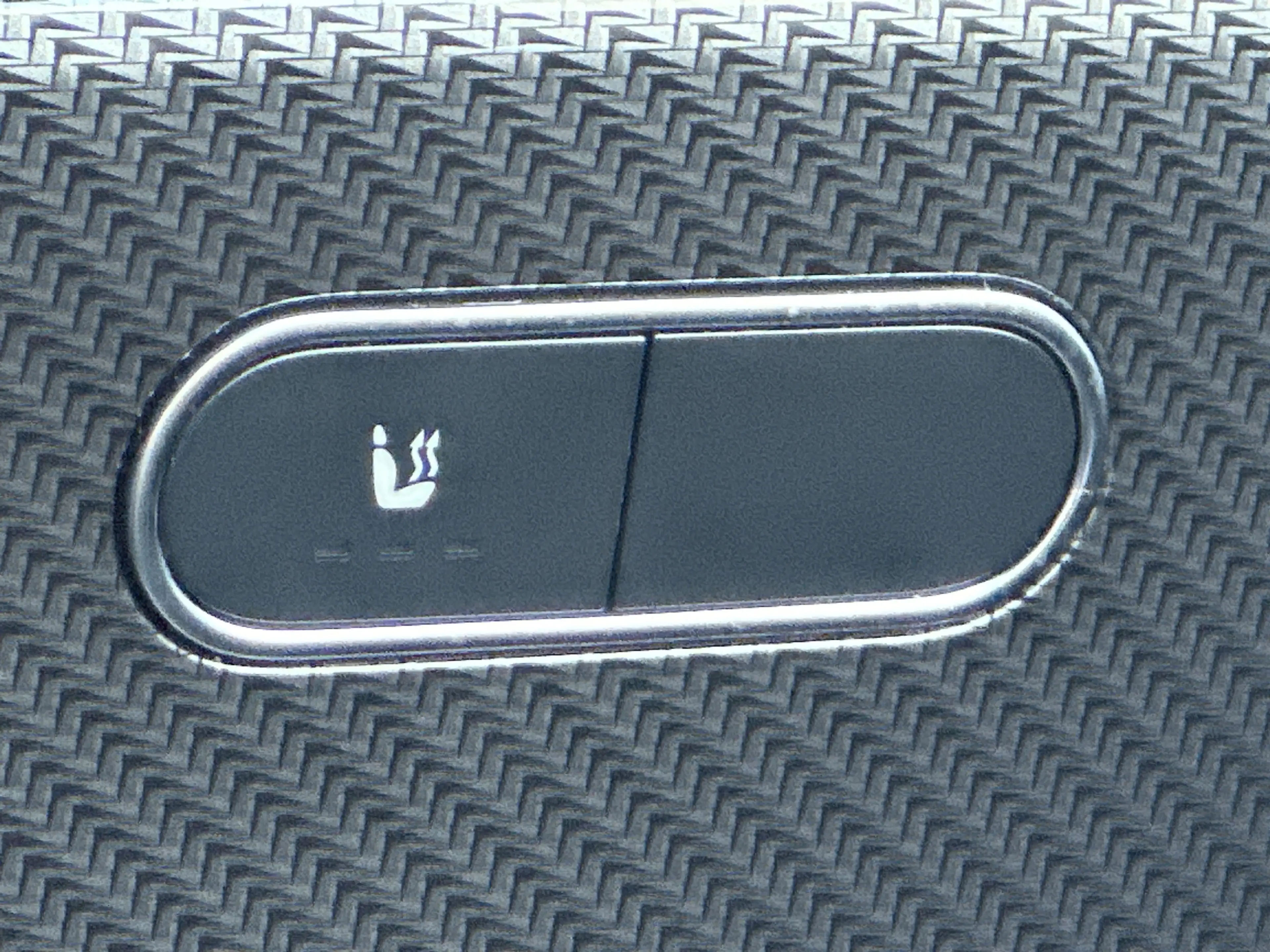 Mercedes-Benz GLA 220 AMG Line NAV+MATRIX+KAMERA+PANO+VCOCK — photo 18