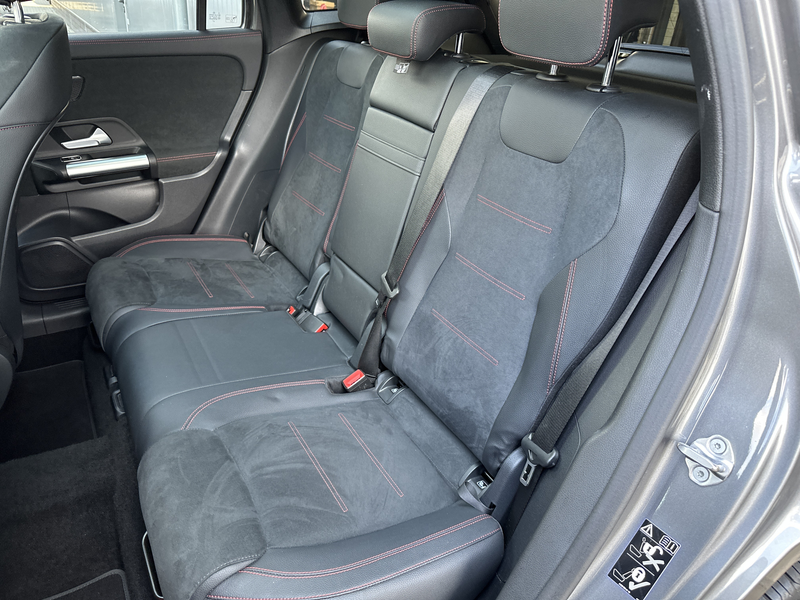 Mercedes-Benz GLA 220 AMG Line NAV+MATRIX+KAMERA+PANO+VCOCK — photo 10