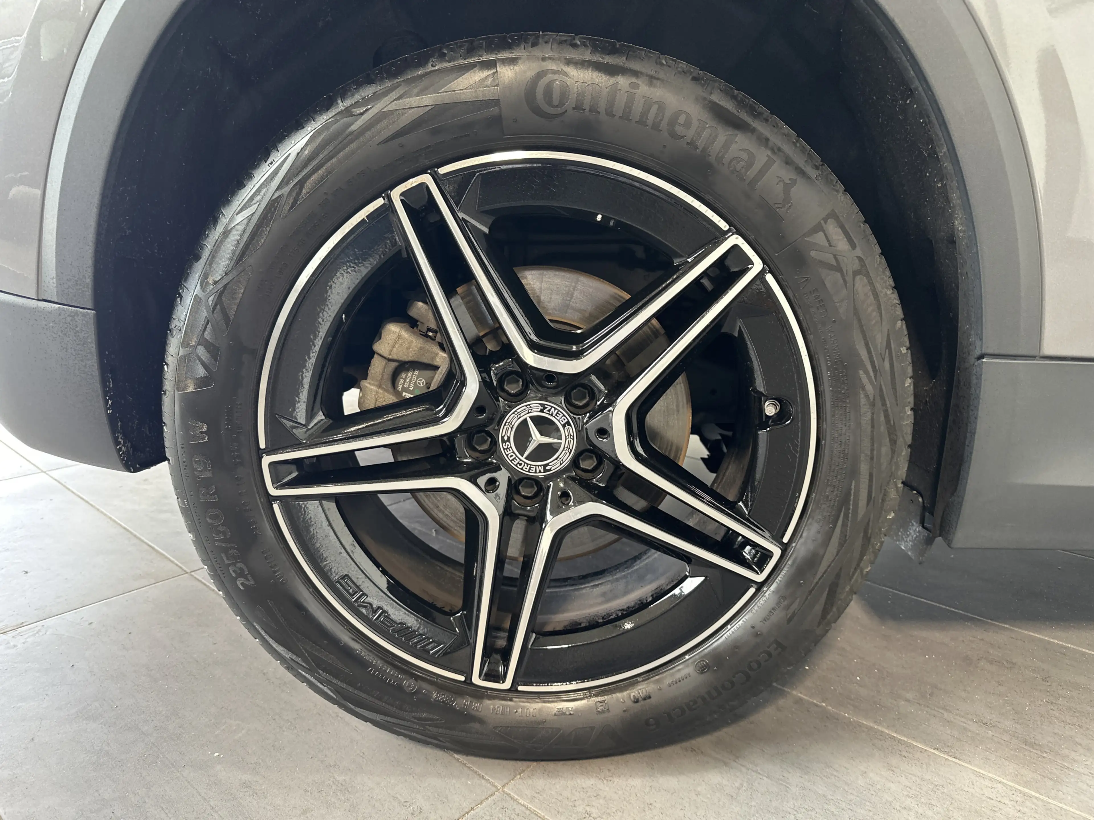 Mercedes-Benz GLA 220 AMG Line NAV+MATRIX+KAMERA+PANO+VCOCK — photo 3