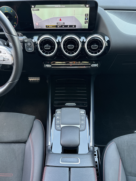 Mercedes-Benz GLA 220 AMG Line NAV+MATRIX+KAMERA+PANO+VCOCK — photo 12