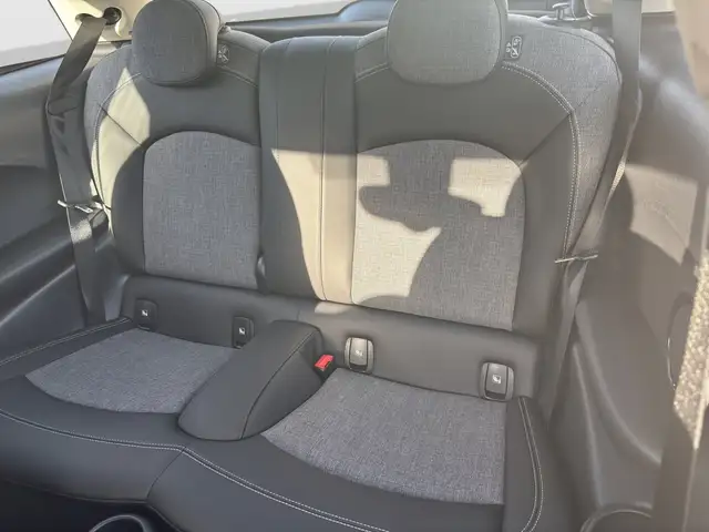 Mini Hatch view 14
