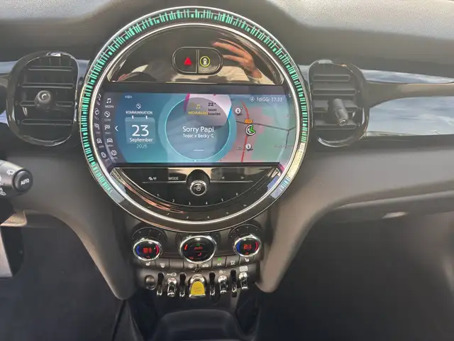 Mini Hatch view 10