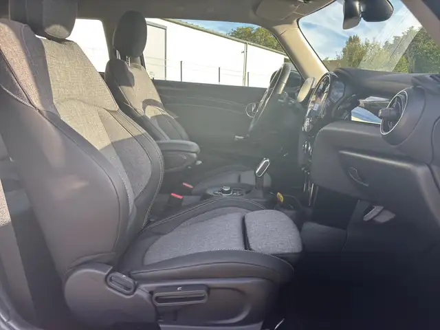 Mini Hatch view 15