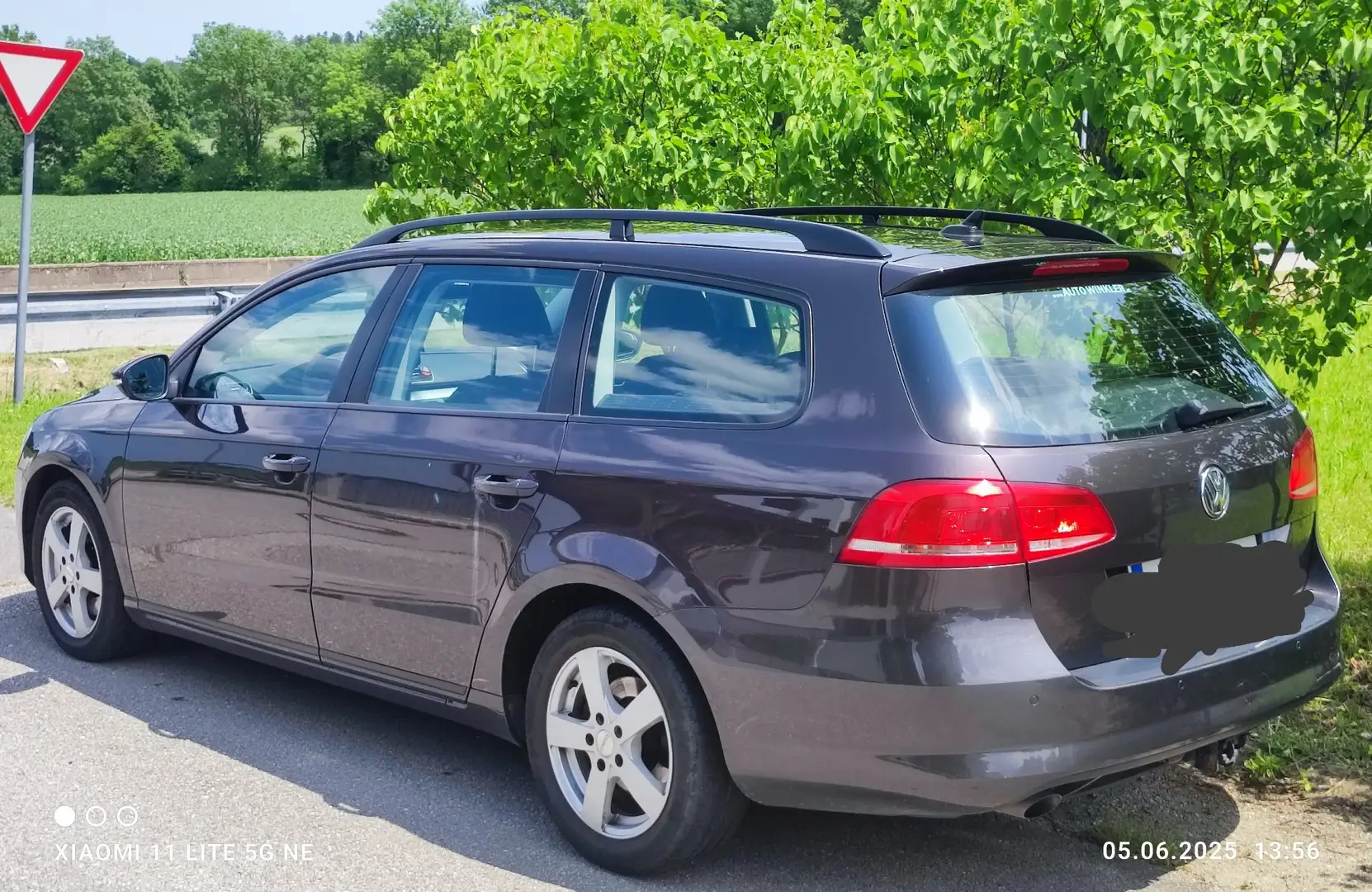Volkswagen Passat Variant Trendline BlueMotion - 2