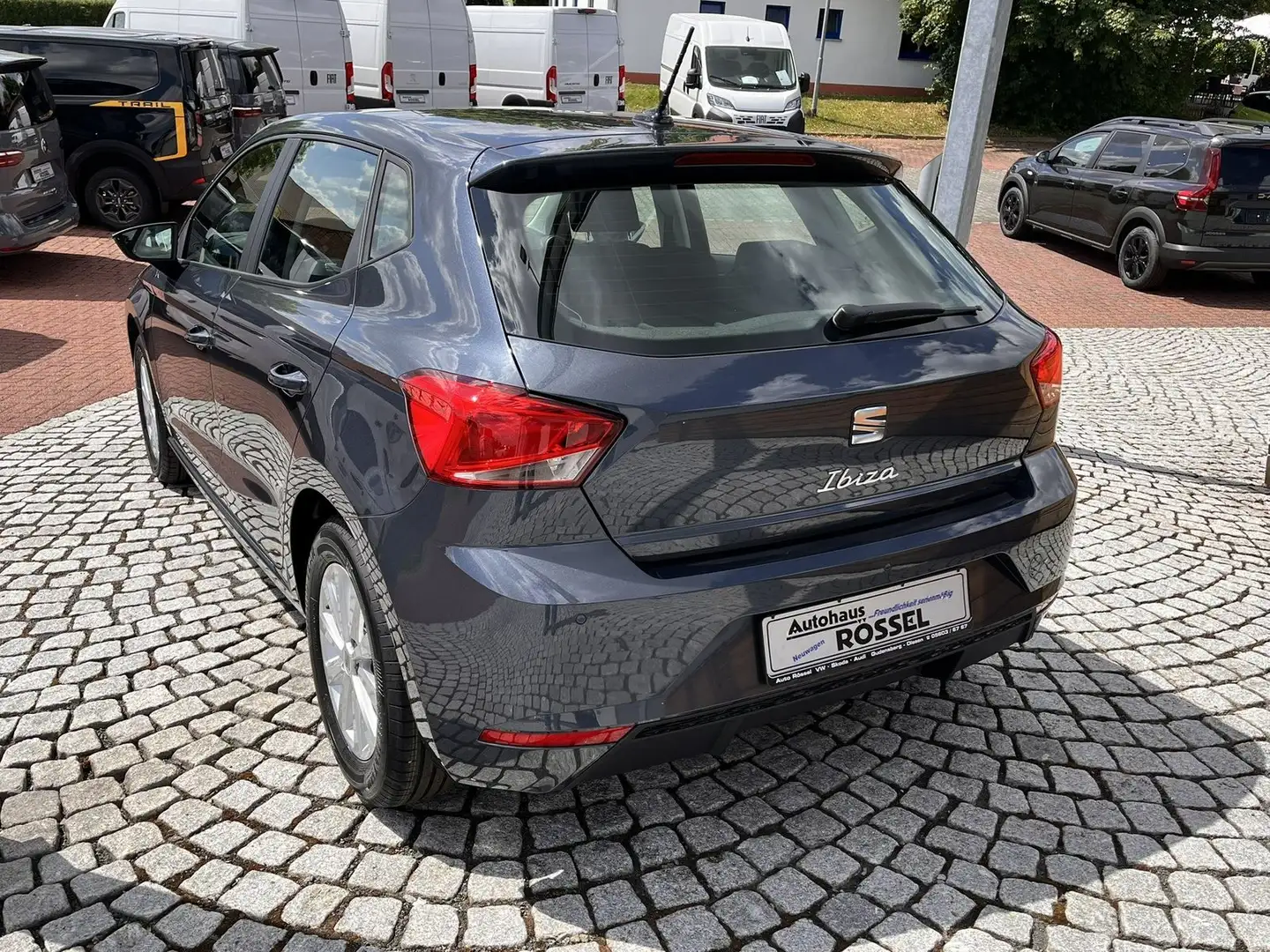 SEAT Ibiza 1.0 MPI Hola! Alu SHZ PDC LED NSW Grau - 2