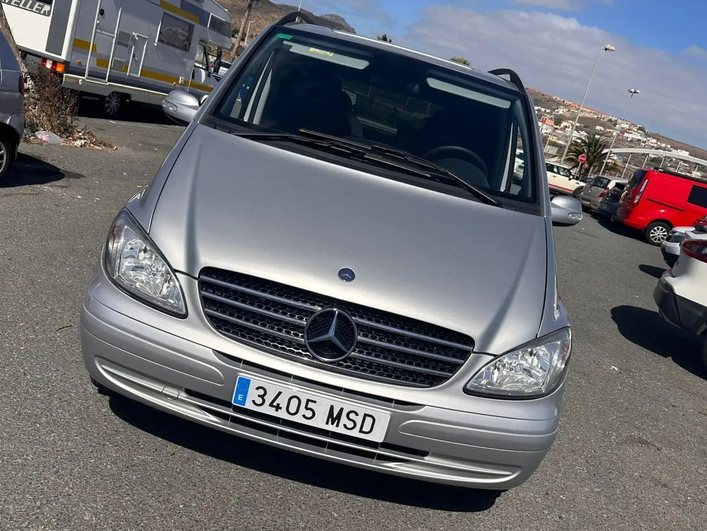 Mercedes-Benz Viano Viano 2.2CDI Ambiente Compacta Ambiente Gris - 1