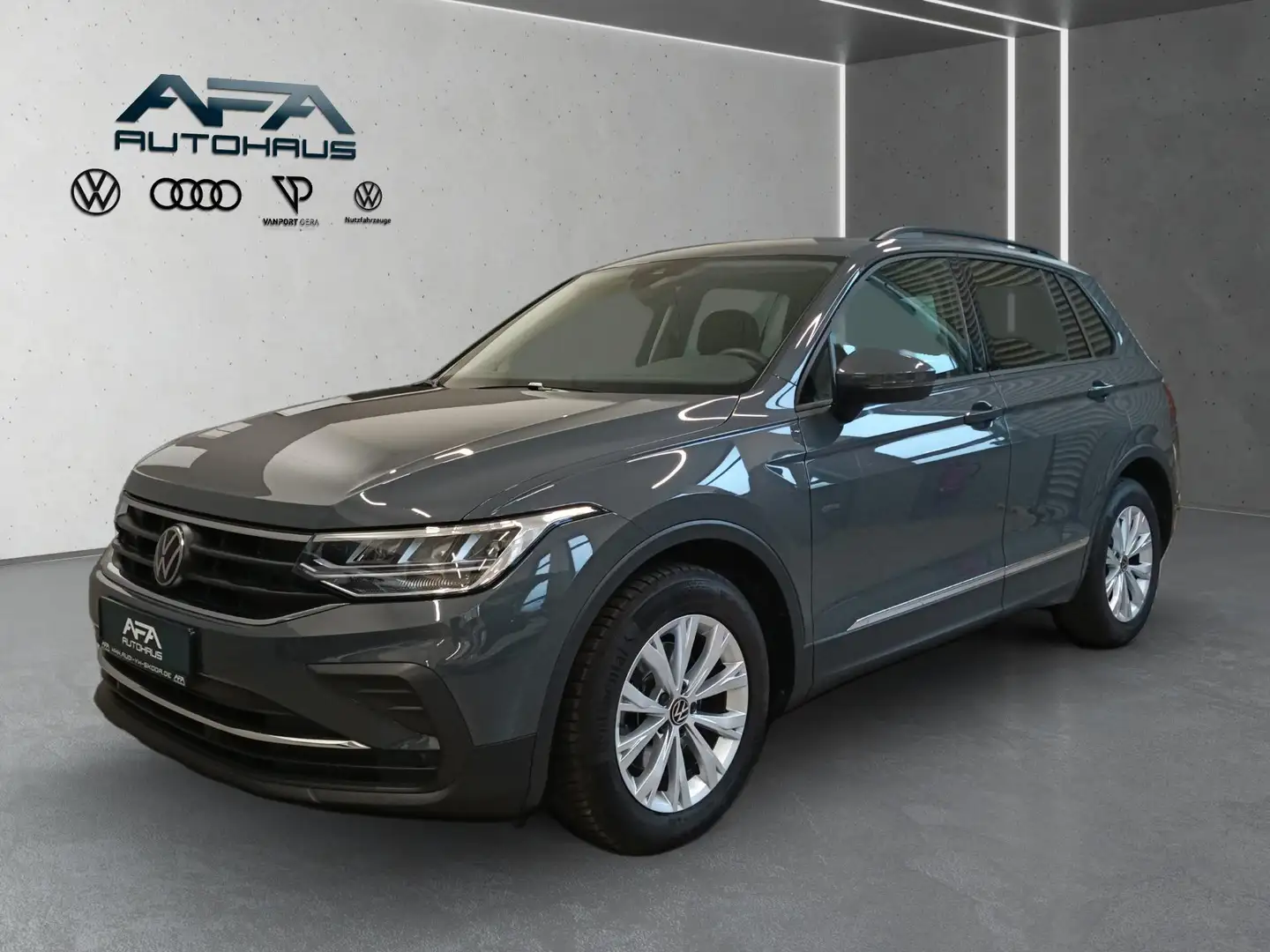 Volkswagen Tiguan 2.0 TDI Life DSG RFK*ACC*LED*Nav-Vorb Grau - 2