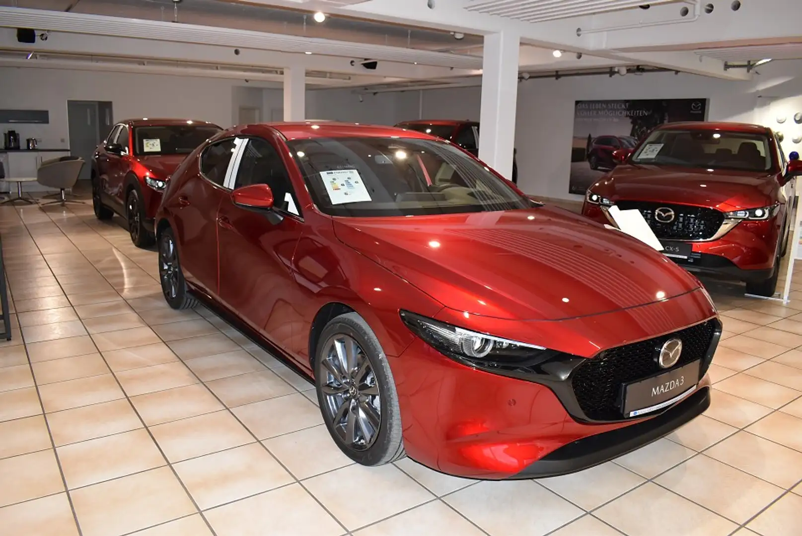Mazda 3 2.5L e-SKYACTIV G 140ps Centre-line DESI Rot - 1