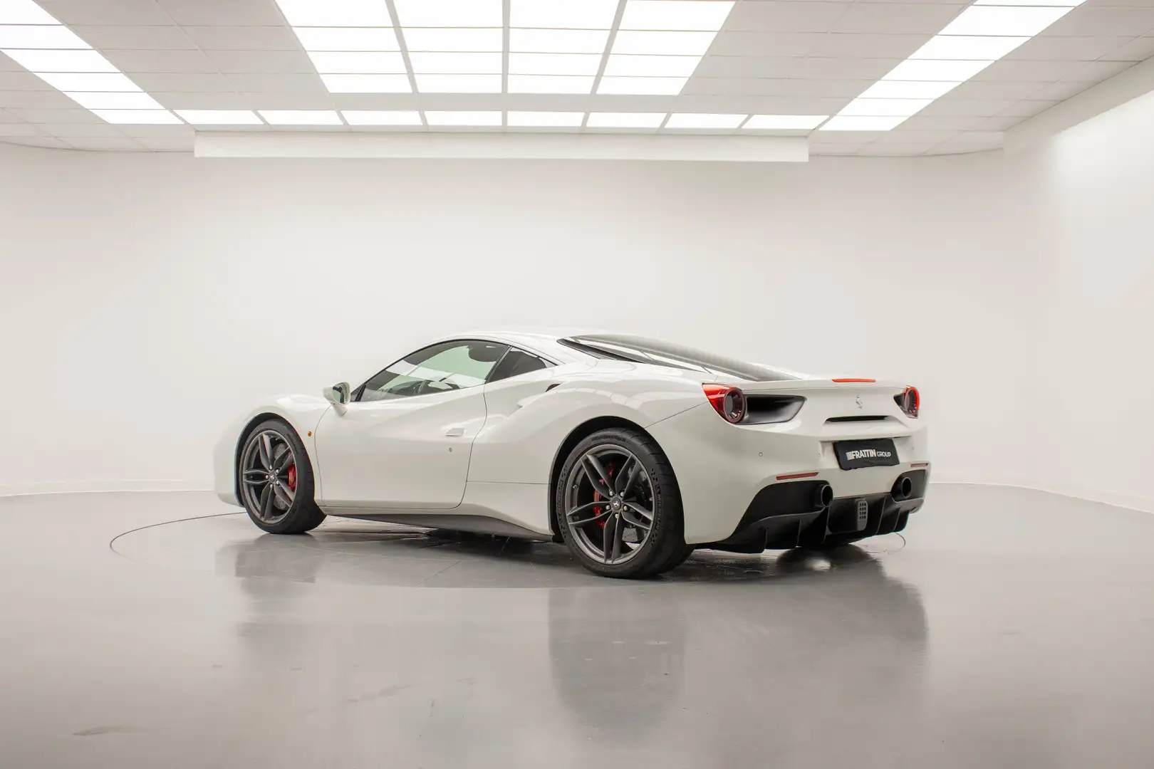 Ferrari 488 GTB Blanc - 2