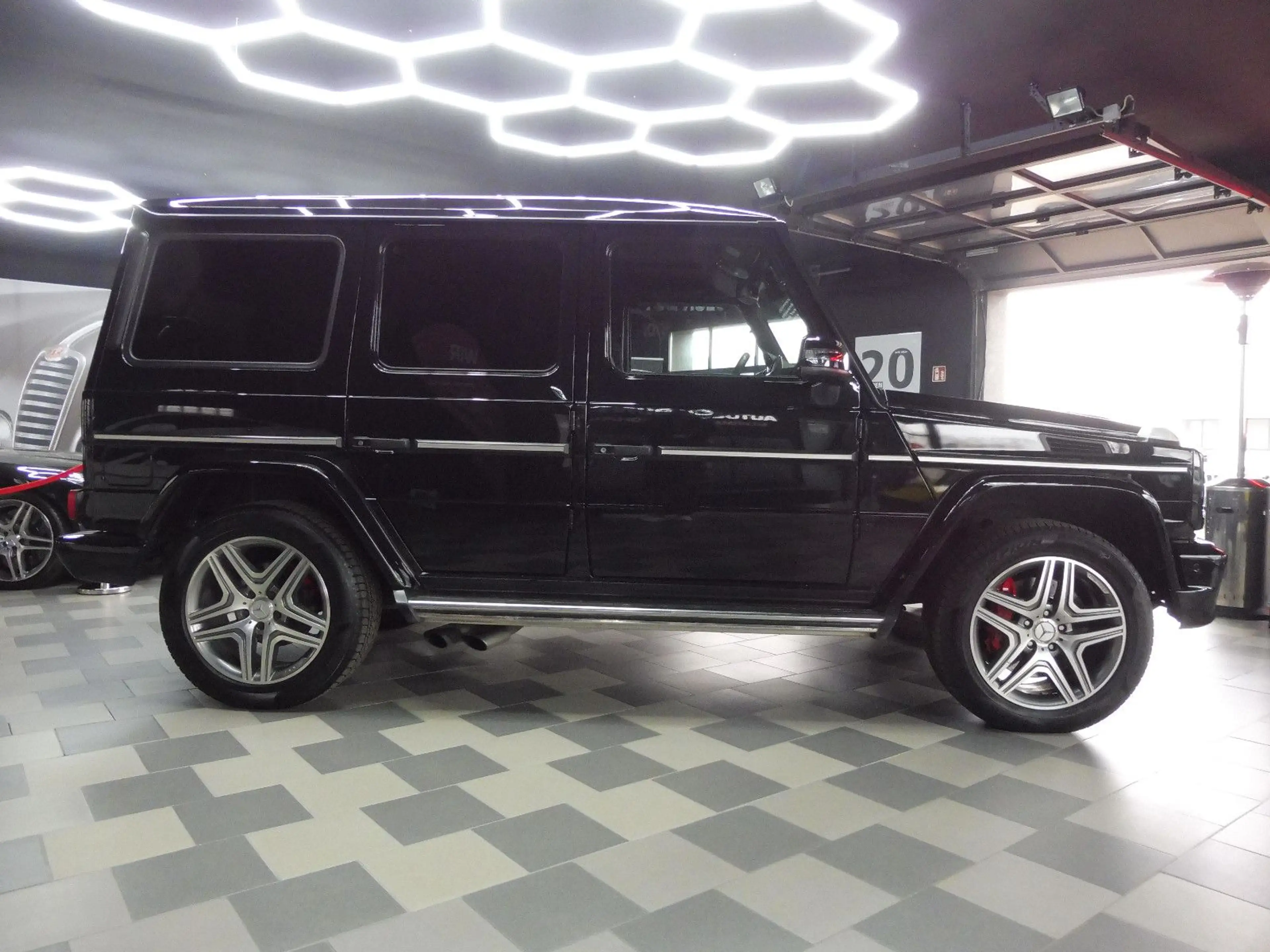 Mercedes-Benz G 63 AMG "DESIGNO" Schiebedach/H&K/Kamera — photo 5