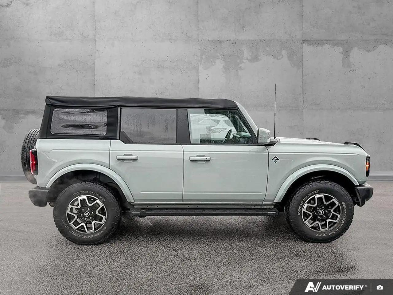 Ford Bronco photo Ford Bronco