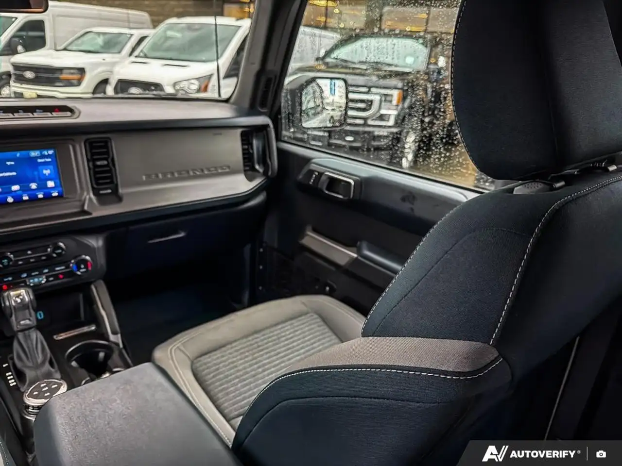 Ford Bronco photo Ford Bronco