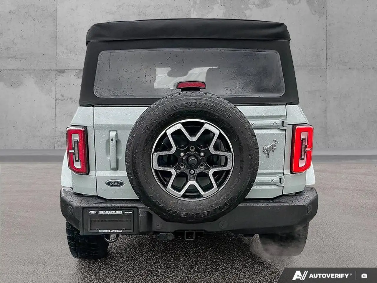 Ford Bronco photo Ford Bronco