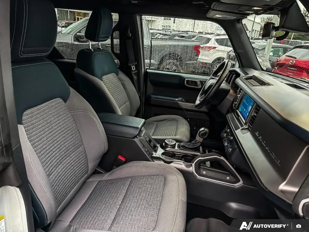 Ford Bronco photo Ford Bronco