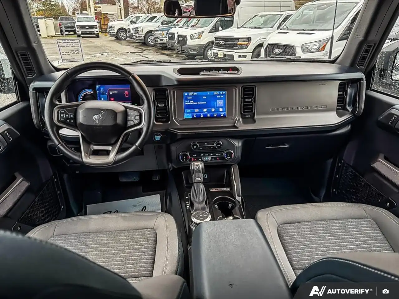 Ford Bronco photo Ford Bronco