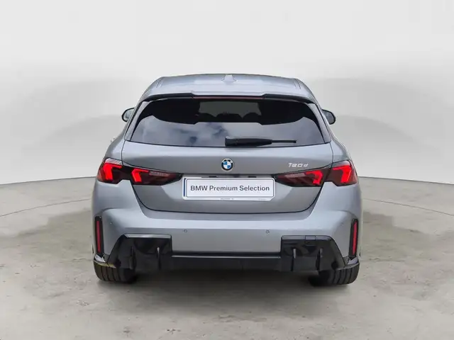 BMW 1 Series view 3
