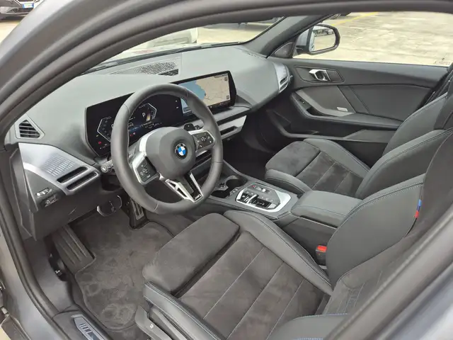 BMW 1 Series view 6