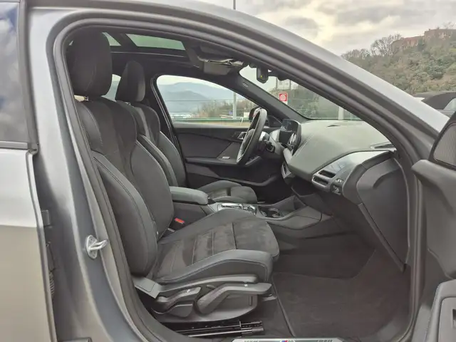 BMW 1 Series view 9