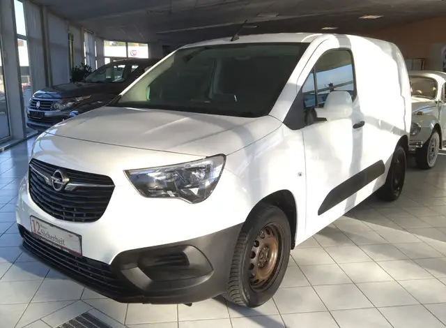 Opel Combo Cargo 1.5 Edition Start/Stopp Anhängerkupplung