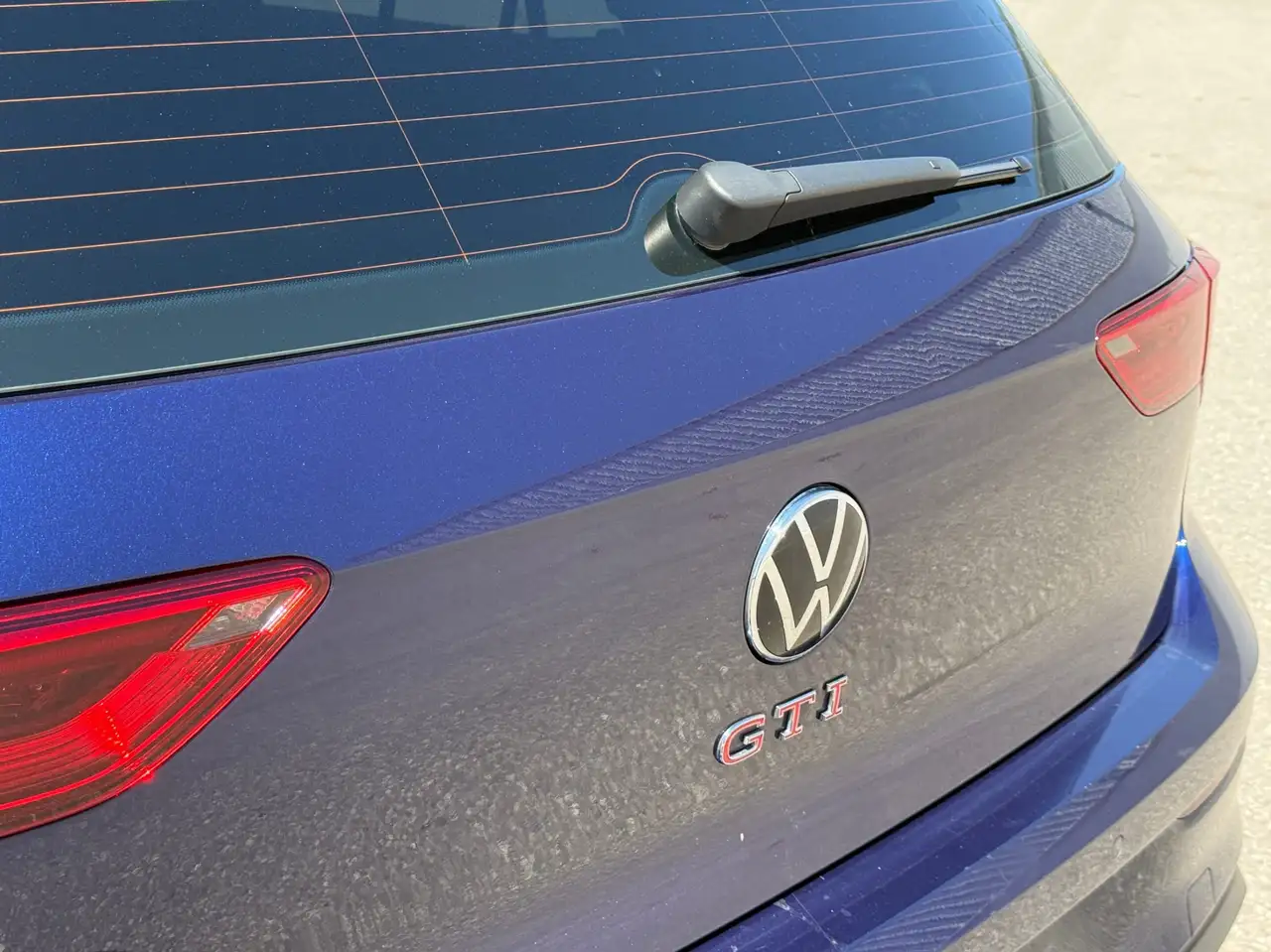 Volkswagen Golf GTI снимка Volkswagen Golf GTI