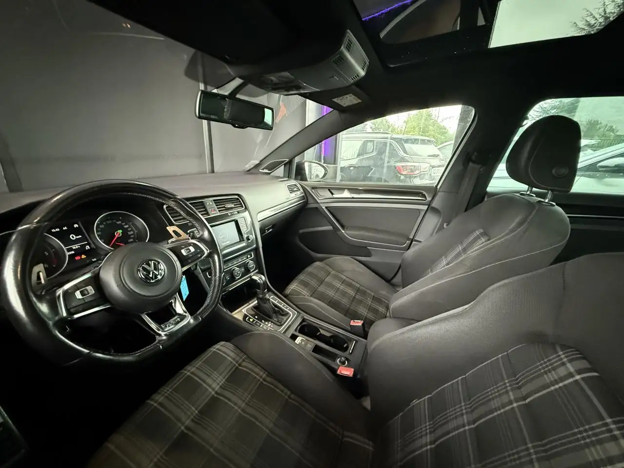 Volkswagen Golf GTD — photo 23