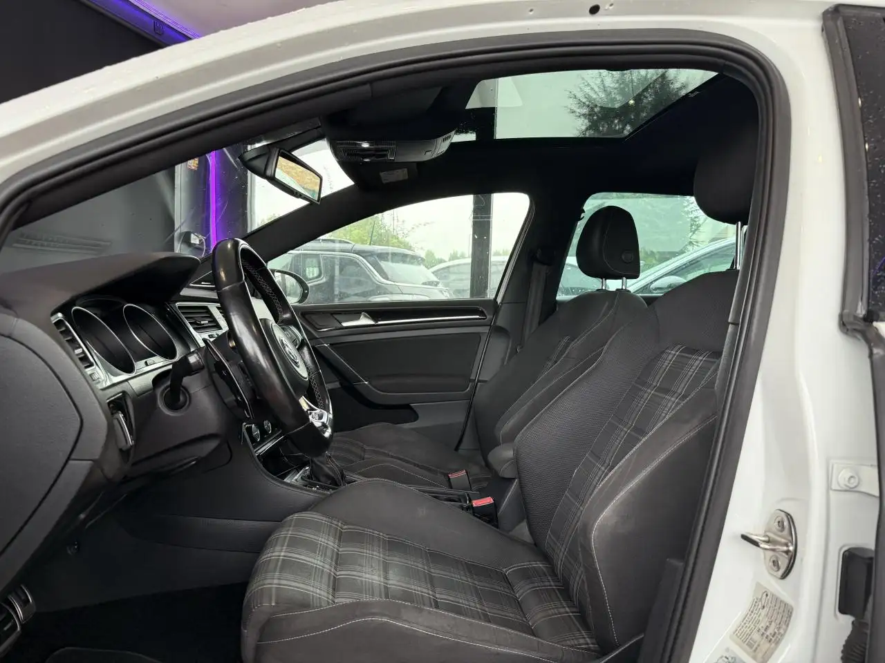 Volkswagen Golf GTD — photo 21