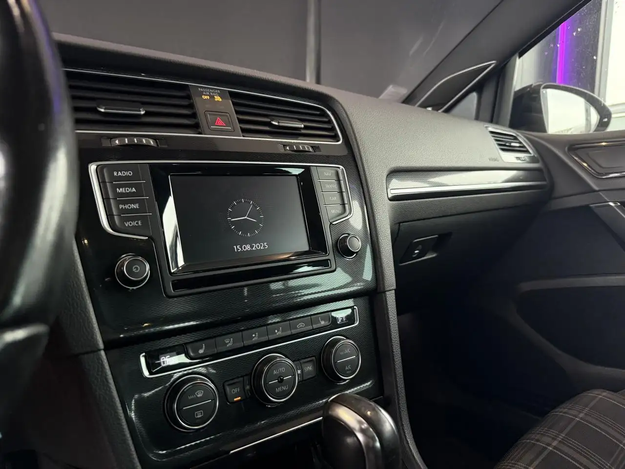 Volkswagen Golf GTD — photo 25
