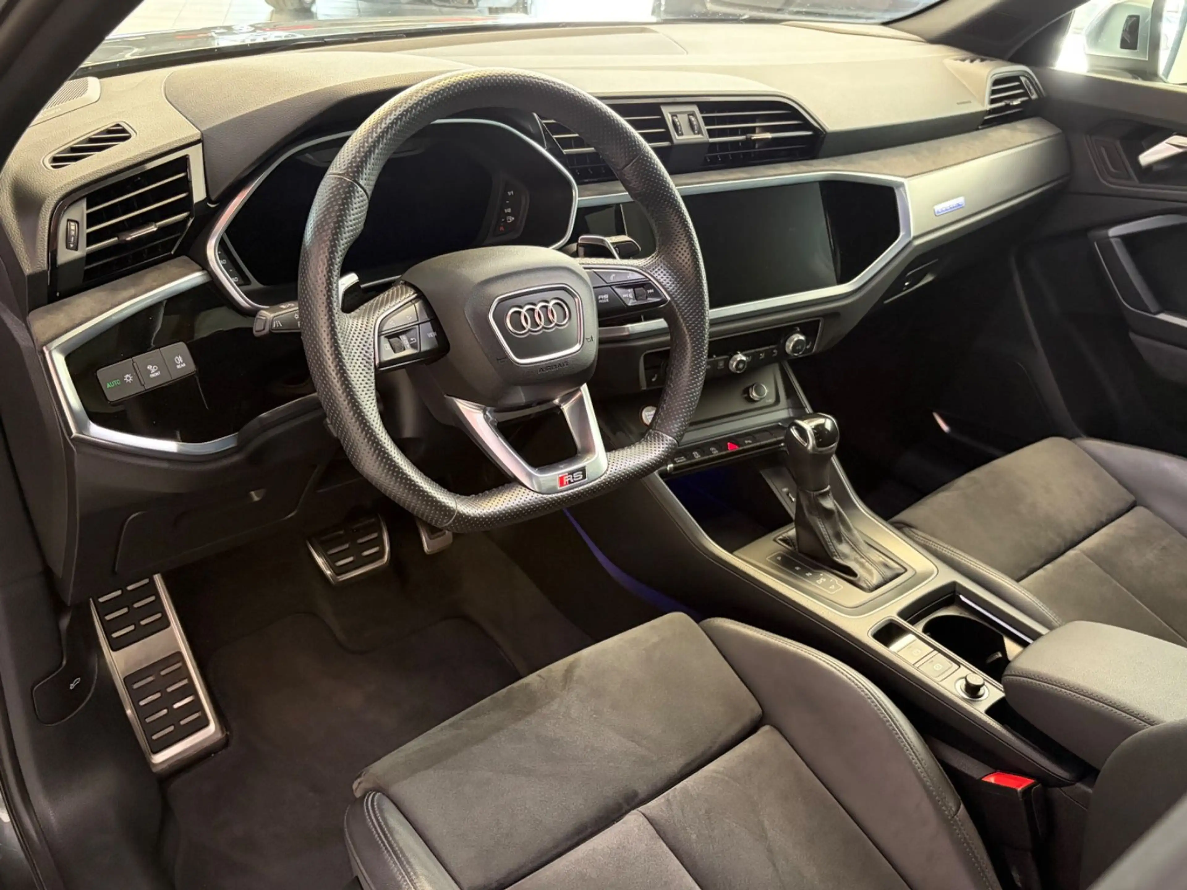 Audi RS Q3 Sportback 2.5 TFSI Quattro — photo 14