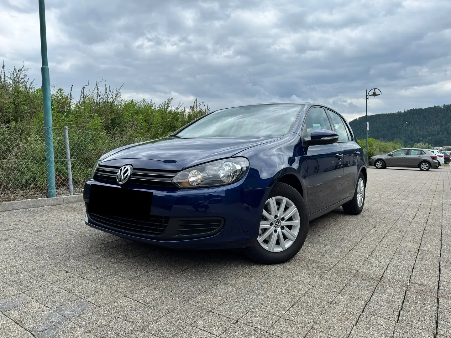 Volkswagen Golf Comfortline 1,6 TDI PARKSENSOREN TEMPOMAT - 1