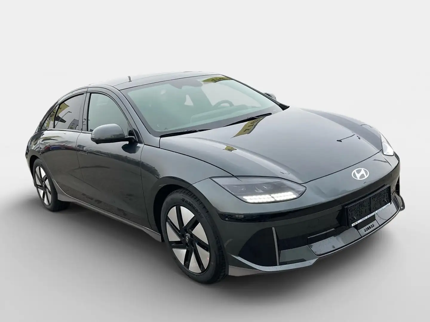 Hyundai IONIQ 6 PLUS LINE 77,4 kWh inkl. Technik-Pa. & Sch Grau - 2