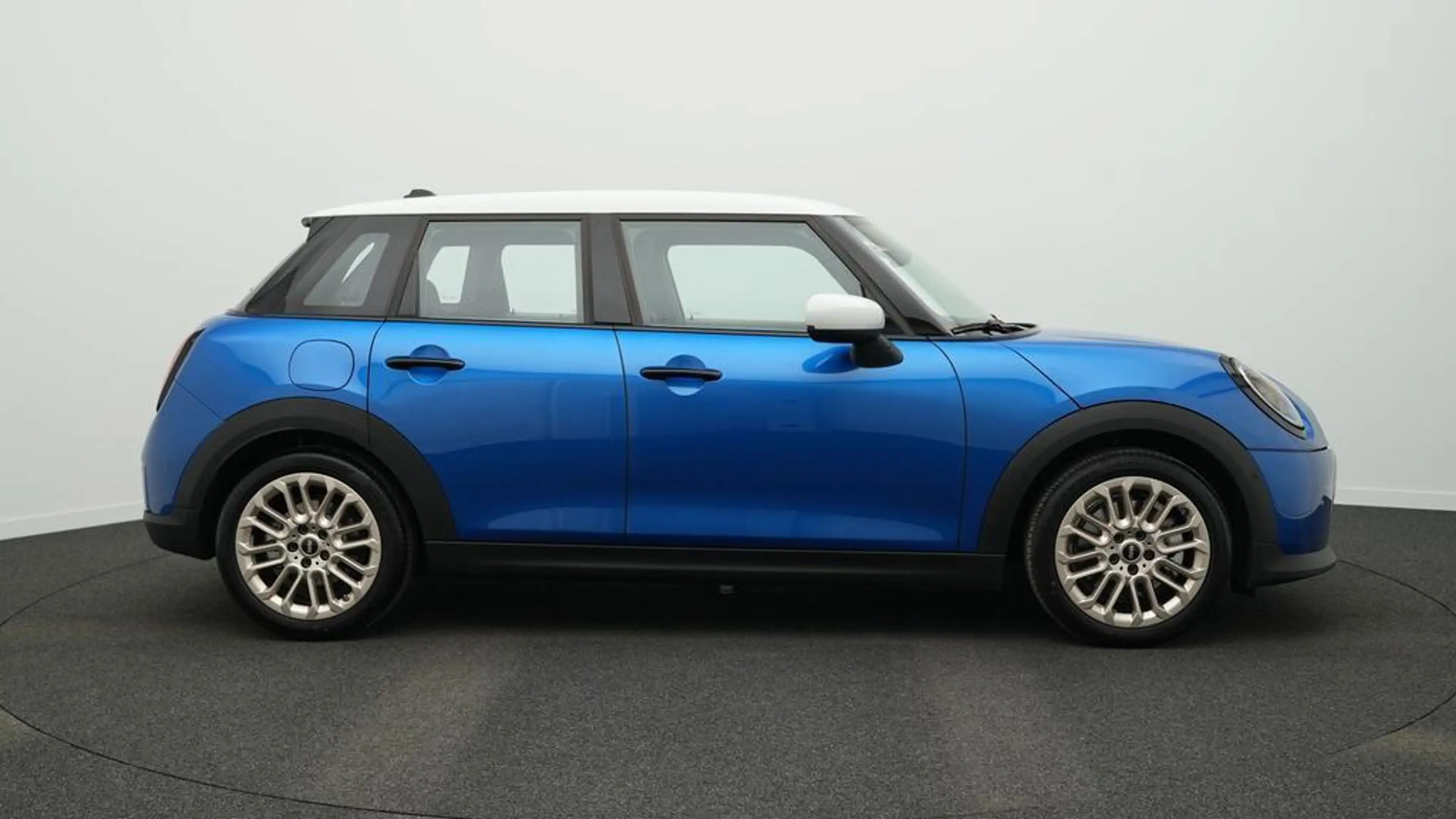 MINI Cooper C Favoured Trim — photo 2