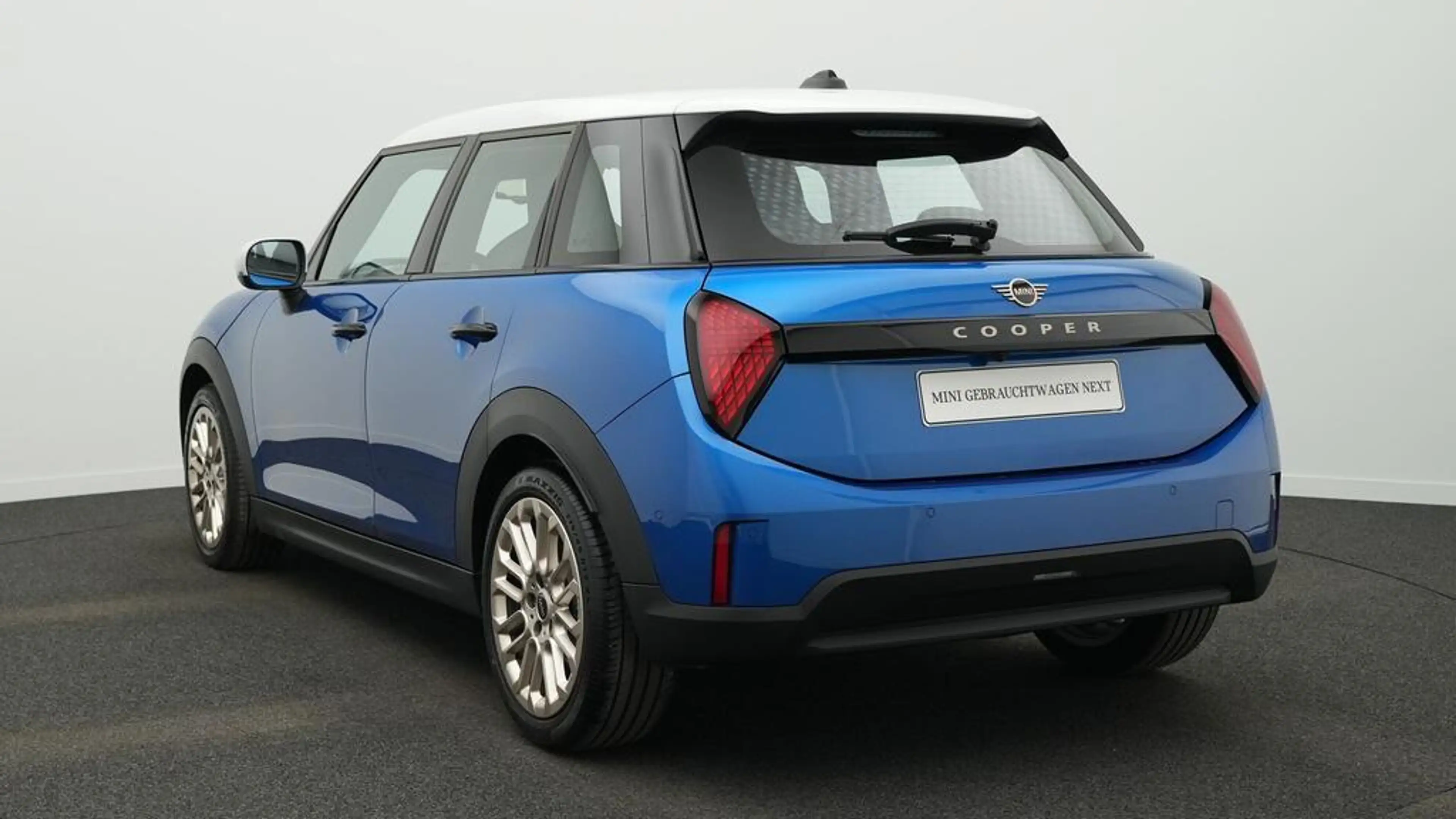 MINI Cooper C Favoured Trim — photo 4