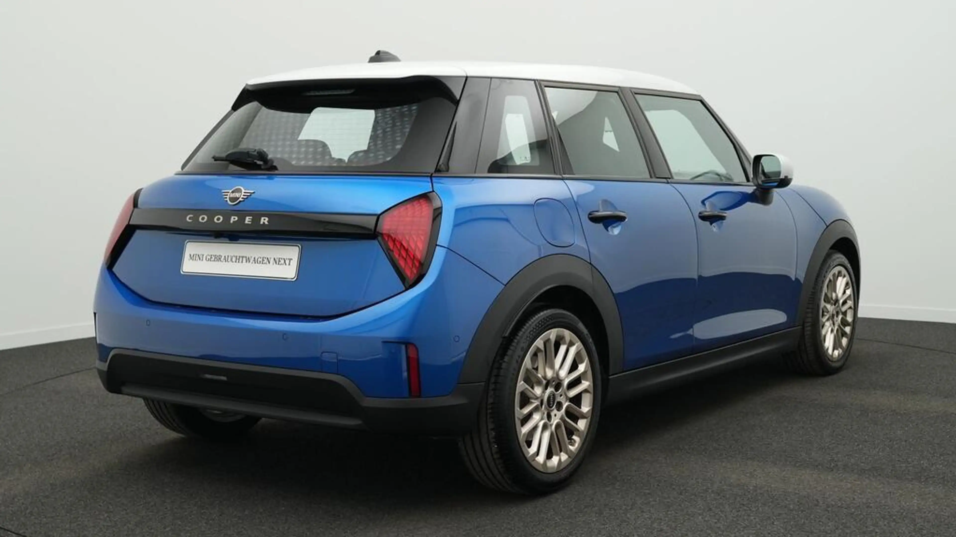 MINI Cooper C Favoured Trim — photo 6