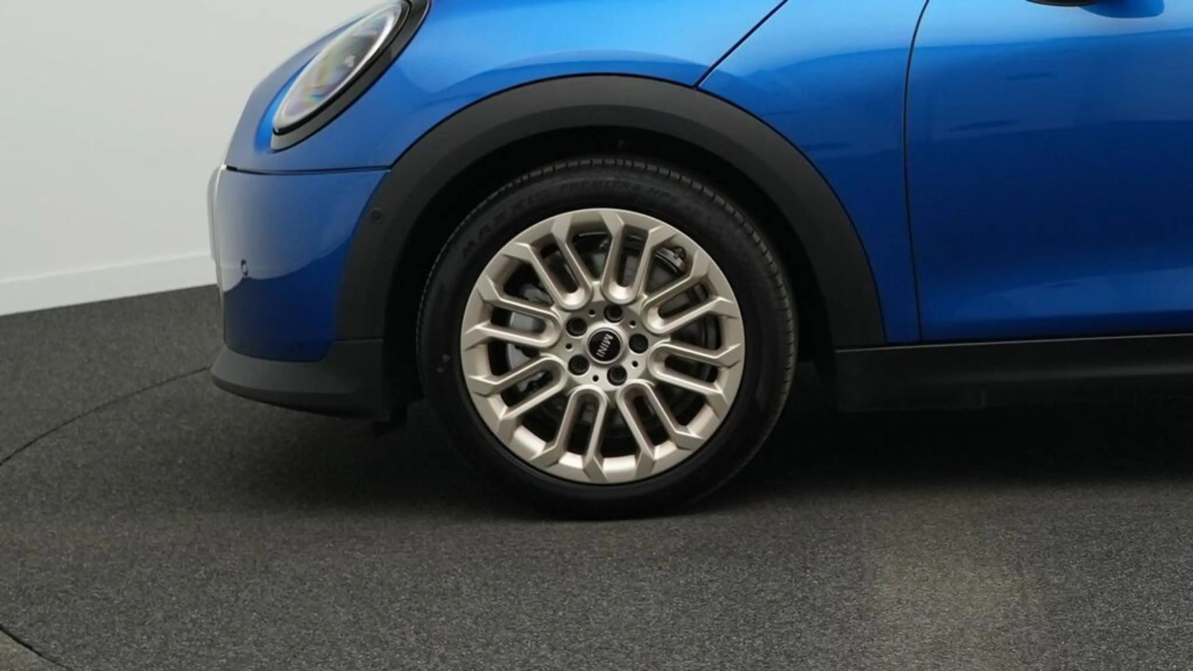 MINI Cooper C Favoured Trim — photo 9