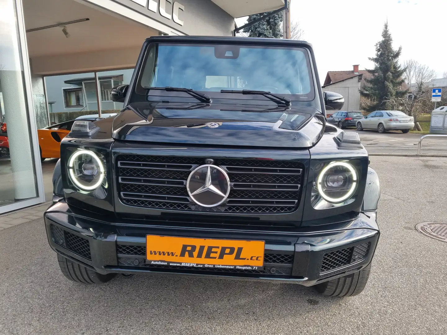Mercedes-Benz G 500 VOLL Massage AMG 1.Besitz Burmester Kamera AHKLED Schwarz - 2