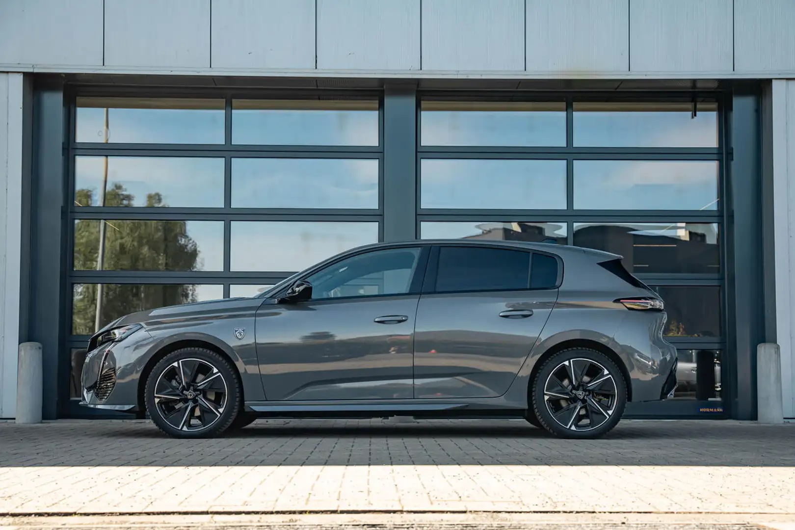 Peugeot 308 GT | Elektr. 156pk | Volledig Leder | 360° Came... Gris - 2