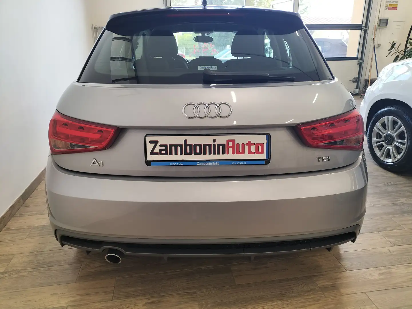 Audi A1 1.4 TDI SPORTBACK S-LINE NEOPATENTATI Gris - 2