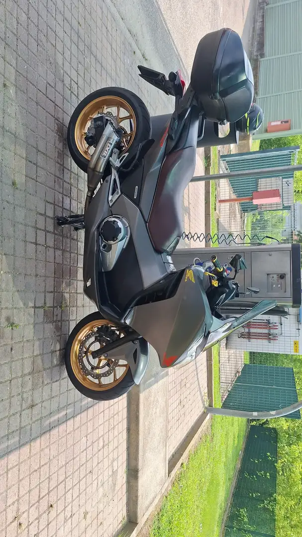 Honda Integra sport Gris - 1