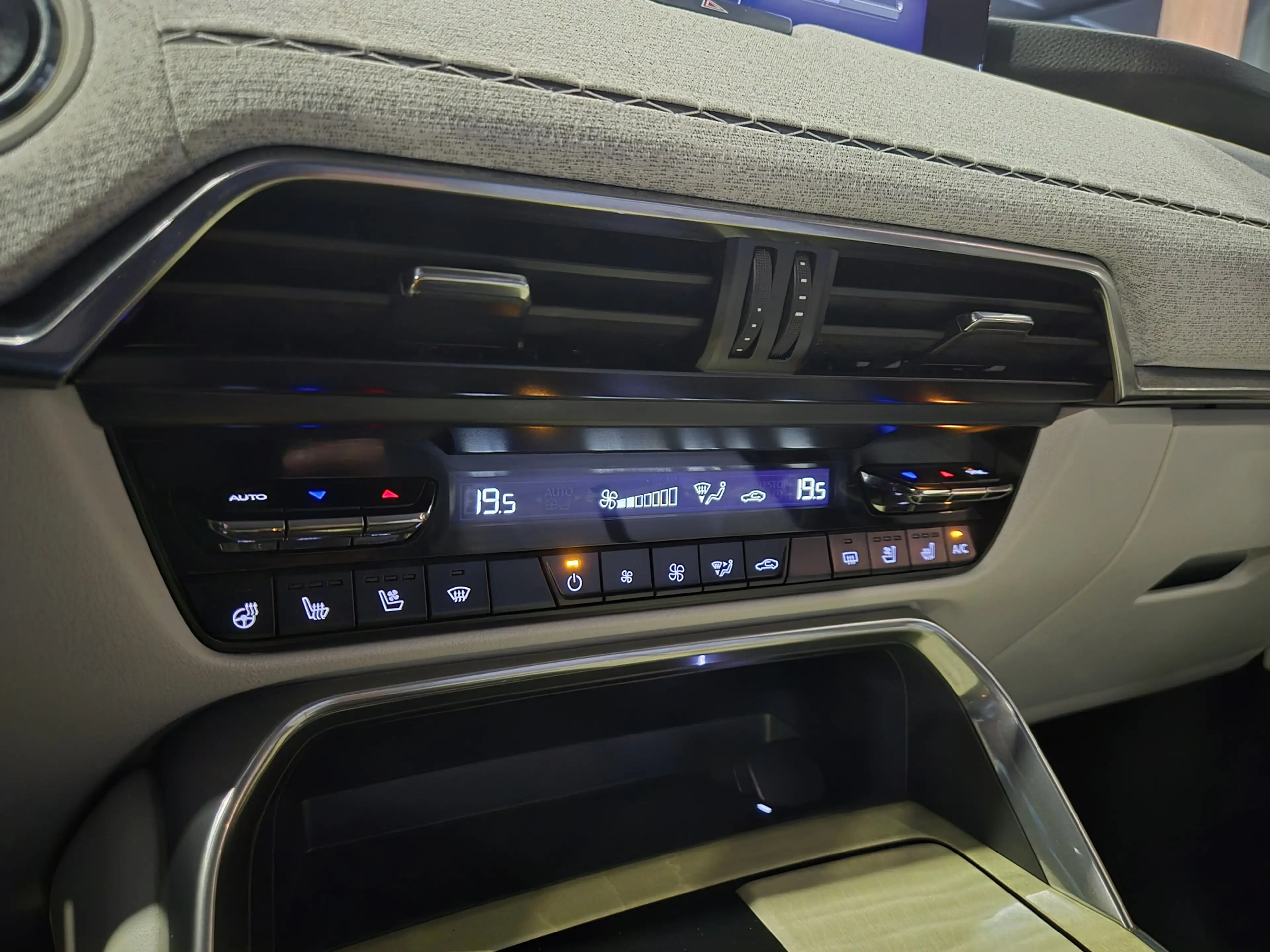 Mazda CX-60 2.5 e-SkyActiv PHEV Takumi Bose | HUD | el Trekhaa — photo 28