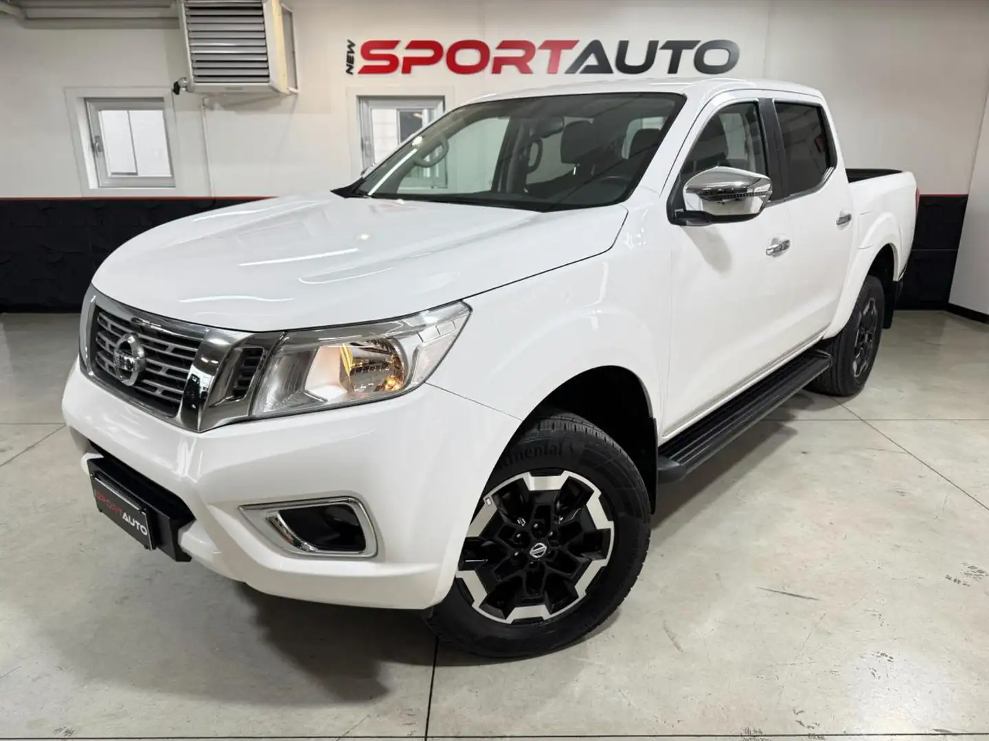 Nissan Navara 2.3 dCi 4WD Double Cab N-Connecta N1 Weiß - 1