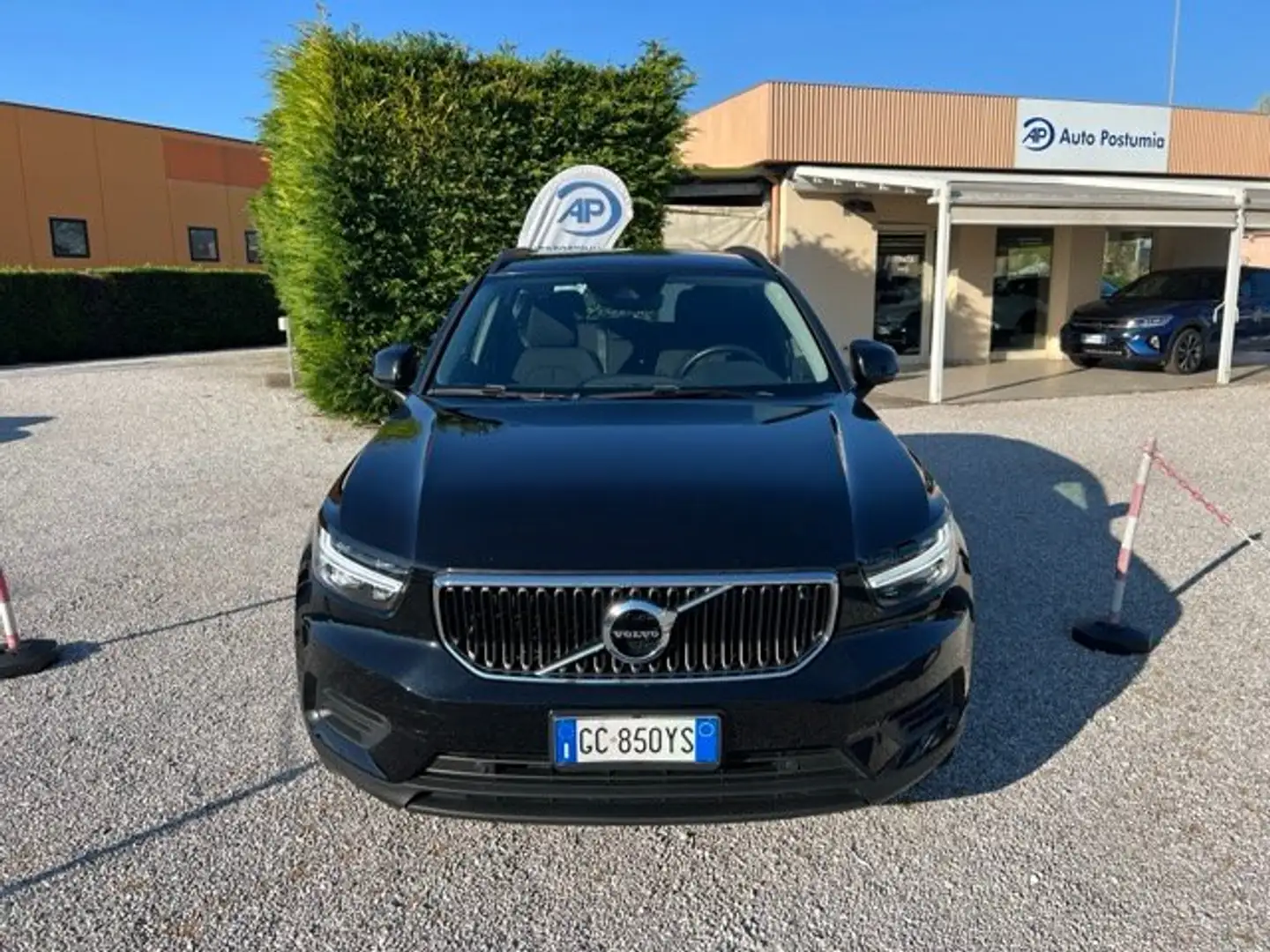 Volvo XC40 2.0Tdi d3 150Cv  Cambio Automatico Negro - 2