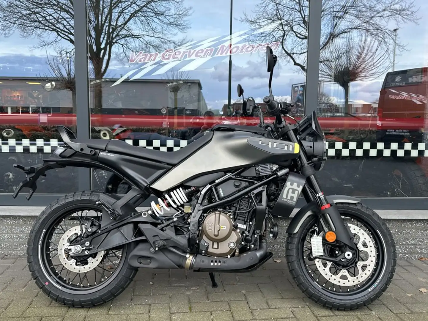 Husqvarna Svartpilen 401 - 1